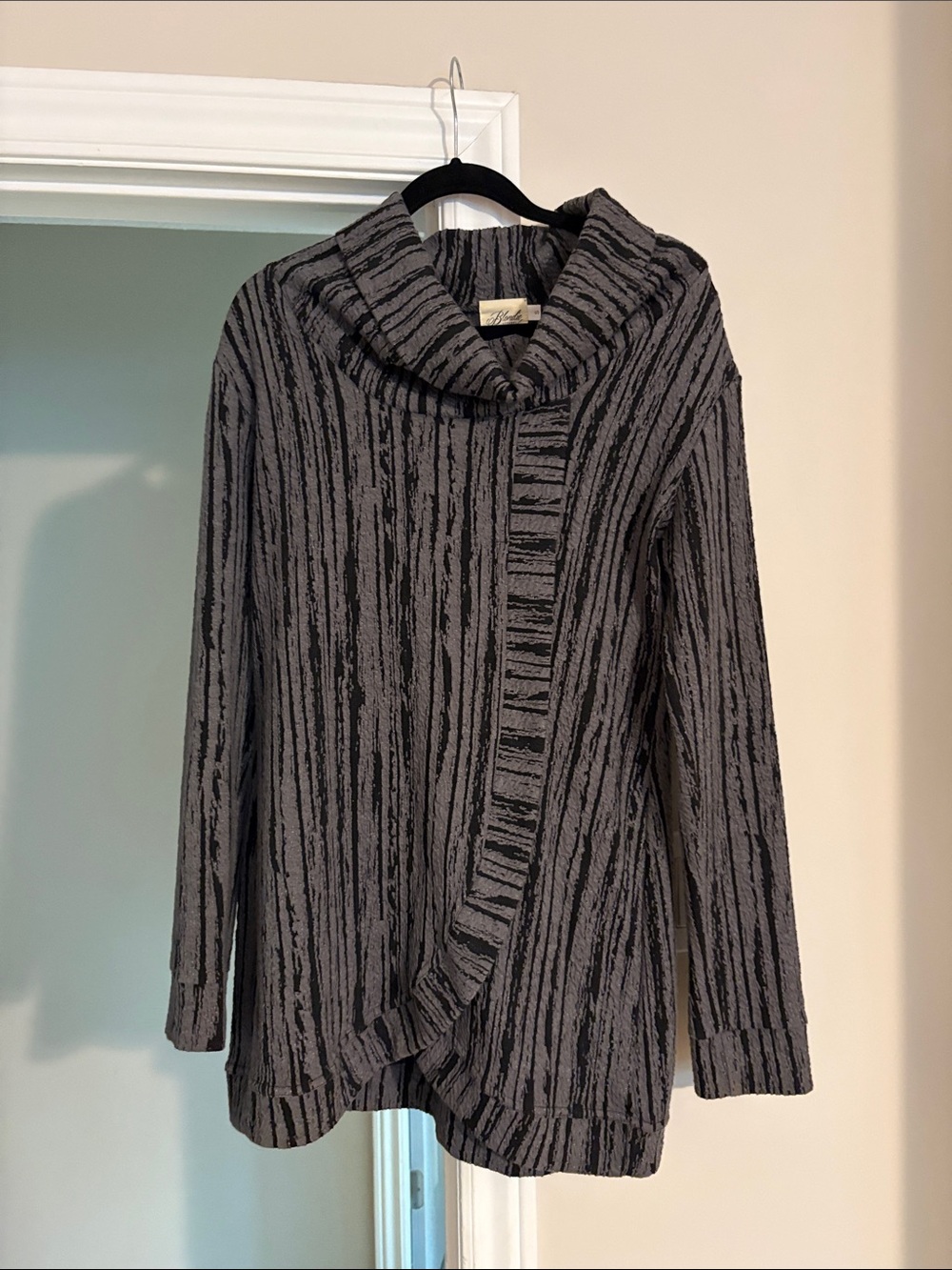 Blondie Apparel Textured Shawl Collar Knit Sweater - Gray/Black